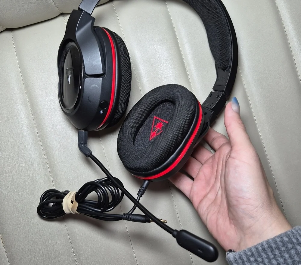 Turtle Beach Black and Red Wired Gaming Headset with Boom Mic